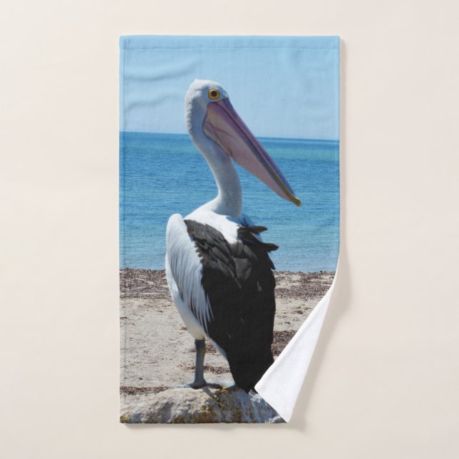 Pelican On Beach Rock, Toalla De Mano (Toalla de mano)