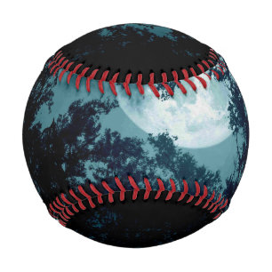 Pelota De Béisbol Hermosa luna resplandece a través de árboles