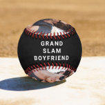 Pelota De Béisbol Mejor Novio en la foto negra<br><div class="desc">Navidades divertidos,  San Valentín,  aniversario o regalo de cumpleaños para el mejor novio de la historia,  este personalizado negro de béisbol presenta dos fotos,  "Grand Slam Boyfriend" (Novio de Grand Slam),  y sus nombres en la moderna tipografía blanca.</div>