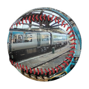 Pelota De Béisbol Tren azul en la estación York.