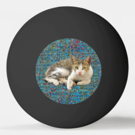 Pelota De Ping Pong Cuto gato sobre fondo abstracto