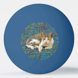 Pelota De Ping Pong Cuto gato sobre fondo abstracto