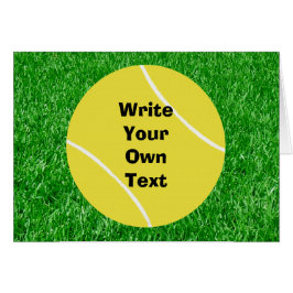 Pelota de tenis en césped