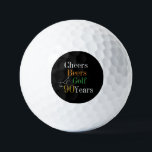 Pelotas De Golf 90.º Fiesta de golf de Birthday Cheers Beers<br><div class="desc">Se trata de un elegante diseño de 90 años con un tema de ovejas de golf y cervezas. Es un diseño moderno, en blanco y negro clásico, con tipografía naranja, verde y dorada. Perfecto para divertirse, jugar al golf y a la cerveza, para la fiesta de cumpleaños 90 e ideal...</div>