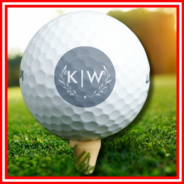 Pelotas De Golf Azul y blanco polvorientos | Monograma de Iniciale (Dusty Blue and White | Modern Initials Monogram Golf Balls)