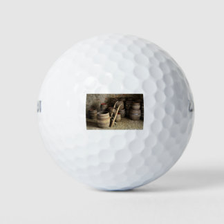 Pelotas De Golf Barriles De Vino En El Subsuelo