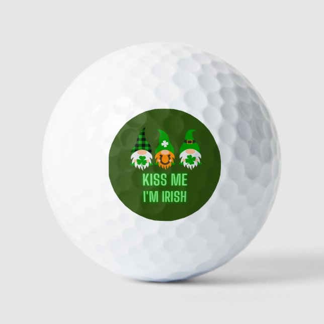 Pelotas De Golf Bésame soy irlandés St. Patrick's Day Gnome Shamro (Anverso)