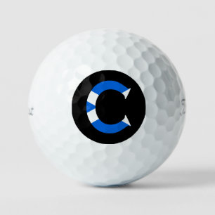 Pelotas De Golf C Monograma sobrepuesto sobre la bandera escocesa