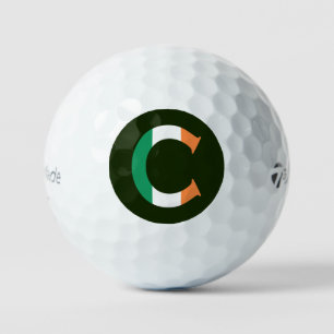 Pelotas De Golf C Monograma sobrepuesto sobre la bandera irlandesa