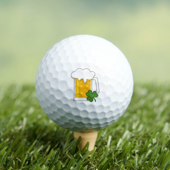 Pelotas De Golf Cerveza irlandesa Mug con Shamrock Clover (Camiseta in situ)