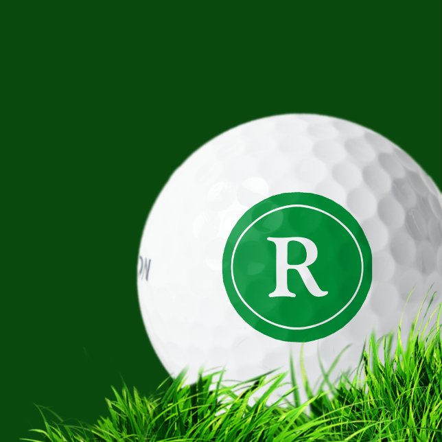 Pelotas De Golf Círculo verde con nombre inicial Monogramado (Subido por el creador)