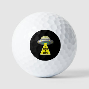 Pelotas De Golf Creo En La Nave Espacial Extranjera Del OVNI