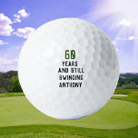 Pelotas De Golf Cumpleaños Golfer Funny 60th happy Dad Par<br><div class="desc">60 años y todavía balanceándose,  graciosos 60 años cita pelotas de golf. Perfecto para papá,  abuelo,  padrastro. La idea de regalo de Golfer. Puede personalizar el año y el nombre.</div>