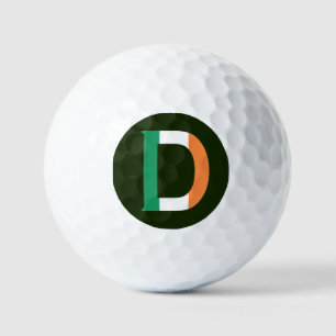 Pelotas De Golf D Monograma sobrepuesto sobre la bandera irlandesa