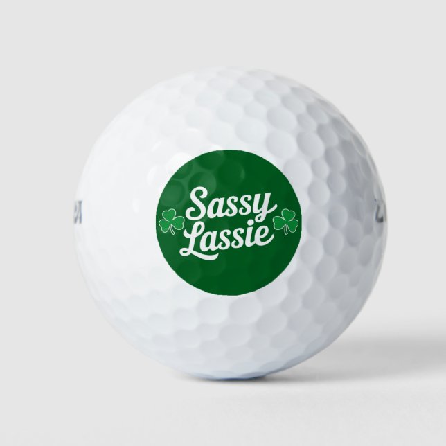 Pelotas De Golf Día de los Sassy Lassie Funny Irlandés (Anverso)