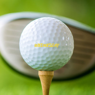Pelotas De Golf Diseño de letras Miércoles en Amarillo