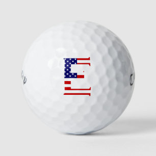 Pelotas De Golf E Monograma sobrepuesto en la bandera de EE.UU. cw