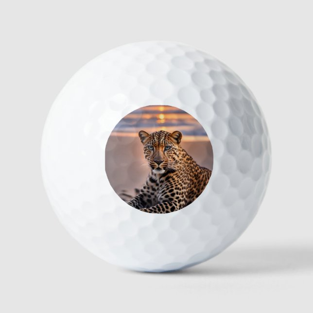 Pelotas De Golf El leopardo en la playa (Anverso)