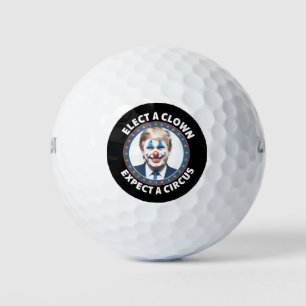 Pelotas De Golf Elige A Un Payaso Esperando Una Política Divertida