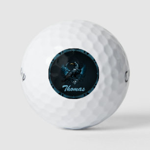 Pelotas De Golf Espectáculo negro majestuoso sentado sobre un ador