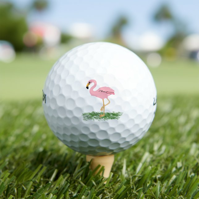 Pelotas De Golf Flamingo En La Hierba (Subido por el creador)