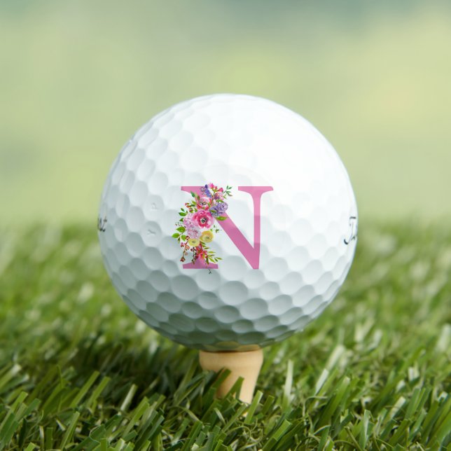 Pelotas De Golf Floral Rosa N Inicial (Camiseta in situ)