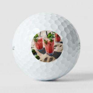 Pelotas De Golf Foto de un colorido mojito de sandía con menta