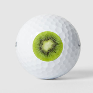 Pelotas De Golf Fruta kiwi fresca. Secador redondo aislado