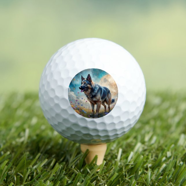 Pelotas De Golf German Shepherd in Floral Field (Camiseta in situ)