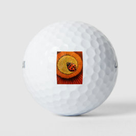 Pelotas De Golf Ladybug Rojo En Flor