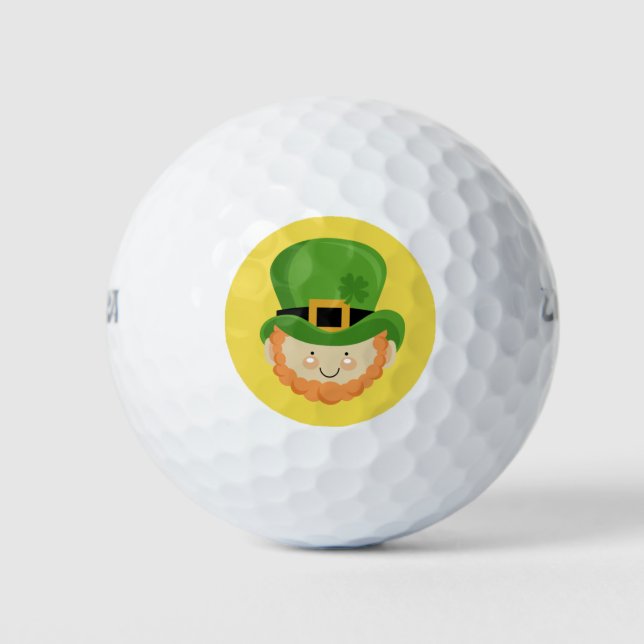 Pelotas De Golf Lucky Irish Leprechaun con shamrock en su gorra (Anverso)