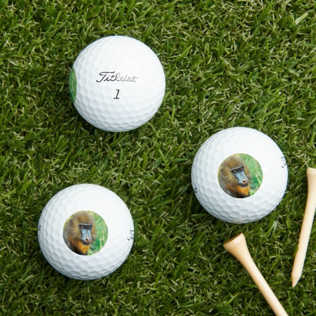 Pelotas De Golf Mandrill 002 (Césped in situ)