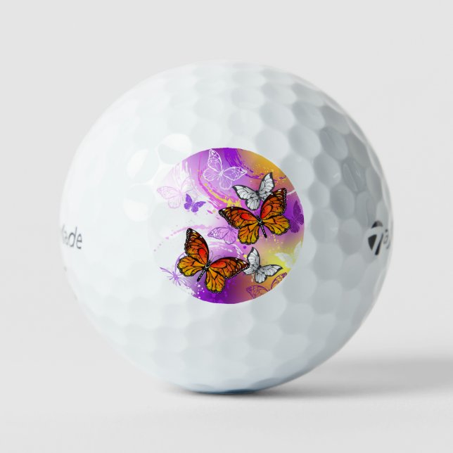 Pelotas De Golf Mariposas monarcas en fondo morado (Anverso)