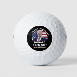 Pelotas De Golf Me encanta cuando me despierto y Donald Trump es m