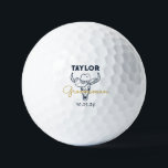 Pelotas De Golf Monograma de Groomsmen personalizado occidental<br><div class="desc">Regalos personalizados para los padrinos con tema de vaquero del oeste. Decorada con gorra de vaquero con letra occidental vintage. El texto y el color de fondo son editables utilizando la herramienta de diseño para que se ajuste a su ocasión. Obtén este regalo de personalizar para boda, despedida de soltero,...</div>