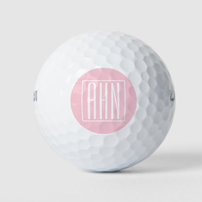 Pelotas De Golf Monograma de Iniciales | Blanco Sobre Rosa Ligero (Anverso)