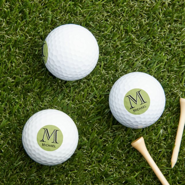 Pelotas De Golf Monograma de tres capas personalizado con nombre (Césped in situ)