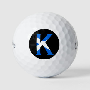 Pelotas De Golf Monograma K sobrepuesto sobre la bandera escocesa