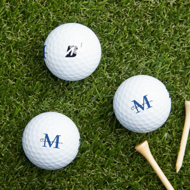 Pelotas De Golf Monograma moderno inicial y nombre personalizado (Césped in situ)