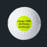 Pelotas De Golf Neon Yellow Elegant 70th Birthday Color Dad Bright<br><div class="desc">Felices pelotas de golf de 70 años. Balones de golf de neón amarillo,  elegante,  fluorescente de moda,  nombre,  moderno. Negrita,  brillante,  patrón. Perfecto para él.</div>