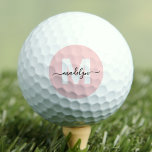 Pelotas De Golf Nombre inicial del monograma rosa Rubor<br><div class="desc">Personalizado Crea Tu Propia Moda De Lujo Monograma Nombre Inicial Balls De Golf Personalizada. Estas elegantes y lujosas bolas de golf personalizadas cuentan con un diseño monográfico único con una inicial blanca en negrita sobre un suave círculo de fondo rosado, combinado con un florido nombre de guión negro para un...</div>