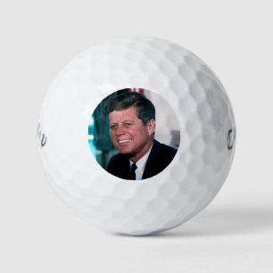 Pelotas De Golf Presidente estadounidense John F. Kennedy en la Of
