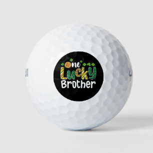 Pelotas De Golf Un hermano afortunado con familia coincidente en e