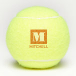 Pelotas De Tenis Personalizado Monograma Nombre Naranja Negrita Ini<br><div class="desc">Bolas de tenis personalizadas impresas con un nombre o texto personalizado en letra de letra serif en negrita y un sencillo monograma de tenis moderno en NARANJA INK. A los jugadores de tenis les encanta el aspecto atrevido y moderno de estas bolas de práctica monocroma.</div>