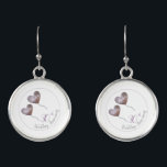 Pendientes 30° aniversario de Pearl Boda corazón rosa<br><div class="desc">Auriculares personalizados por el 30 aniversario de Pearl Boda. Un hermoso regalo para que el marido dé a su esposa o para que una hija le dé a su madre. Los pendientes muestran 2 globos morados con los nombres del hombre y la mujer y dicen "30 aniversario del boda". El...</div>