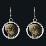 Pendientes Vincent van Gogh - Calavera con cigarrillo en llam<br><div class="desc">Cabeza de un Skeleton con un cigarrillo en llamas / Calavera con cigarrillo en llamas / Crane de squelette fumant une cigarrillo - Vincent van Gogh,  1885</div>
