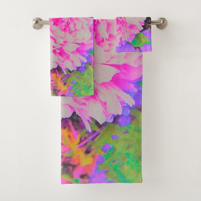 Peonías rosa eléctricas en el colorido jardín (In situ)