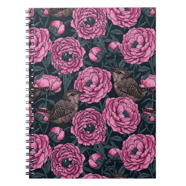 Peonies y wrens en un cuaderno gris oscuro (Frente)