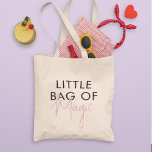 Pequeña bolsa de magia Minimalista cita moderna<br><div class="desc">Este bolso de tocador es un accesorio elegante y funcional que combina lo mejor de ambos mundos: tipografía divertida y lúdica con un diseño minimalista que lo hace versátil y fácil de usar con cualquier atuendo y añade un toque de sofisticación y elegancia al conjunto. El diseño de la tipografía...</div>
