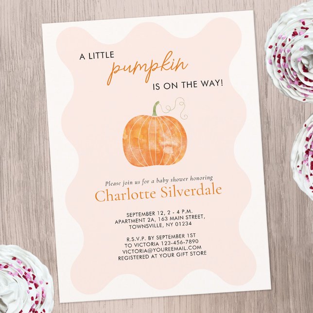 Pequeña calabaza Invitación de Baby Shower al otoñ (A Little Pumpkin is on the Way autumn fall themed personalized baby shower invitation postcard)